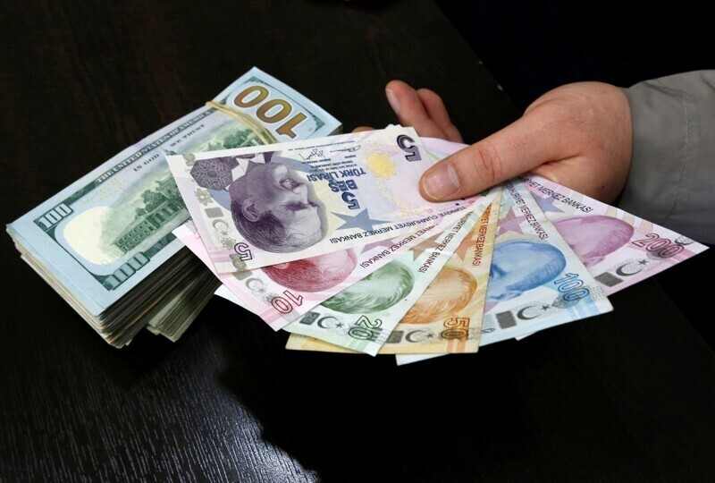 В Турции страшная инфляция: лира обвалилась к доллару до исторического минимума
