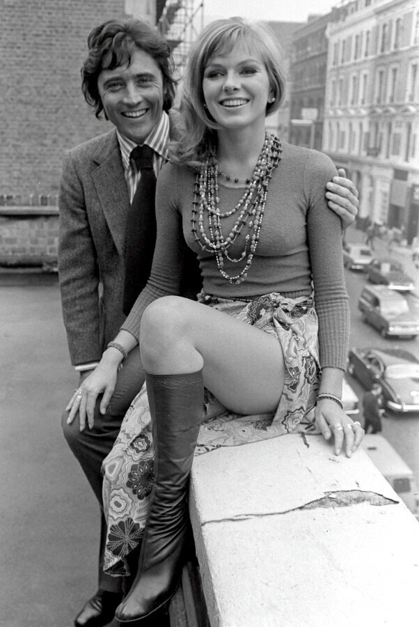 21 сентября 1970 года. Лондон. Французский певец Саша Дистель и норвежская актриса Юлие Эге.