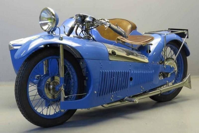 Винтажный мотоцикл 1929 года «Majestic»