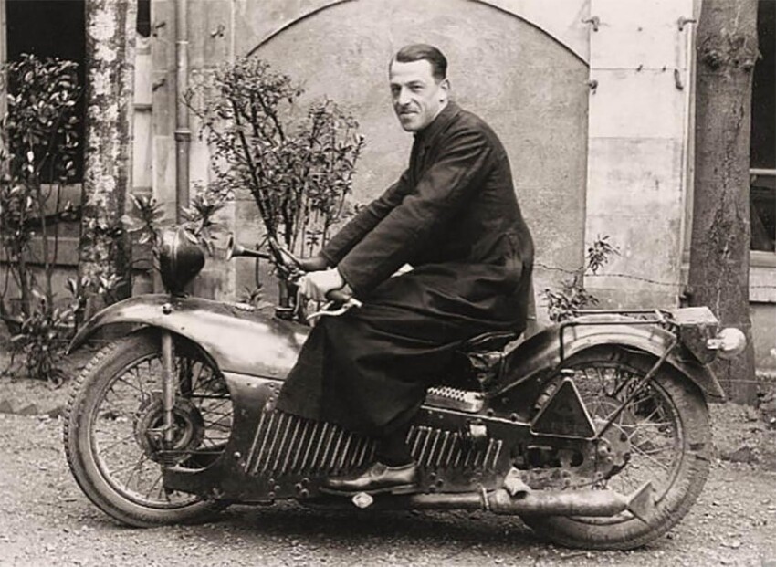 Винтажный мотоцикл 1929 года «Majestic»