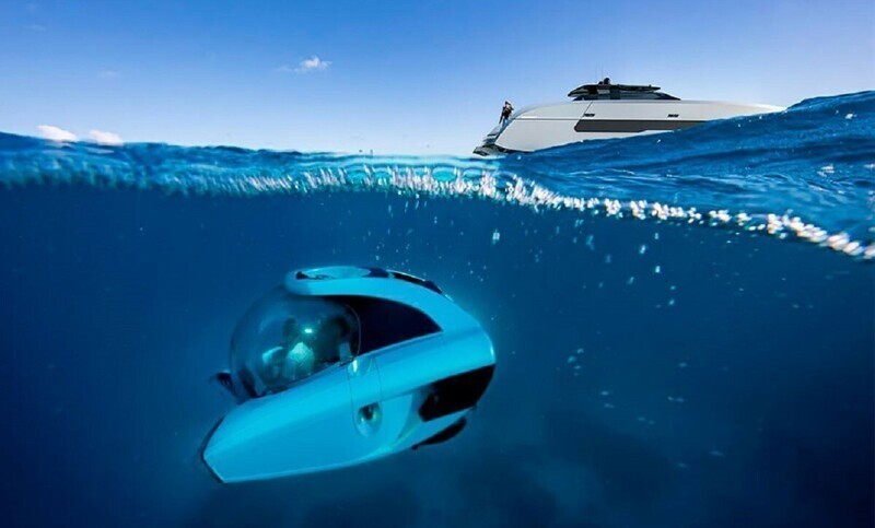 Яхта с подводной лодкой - для богатых и любопытных