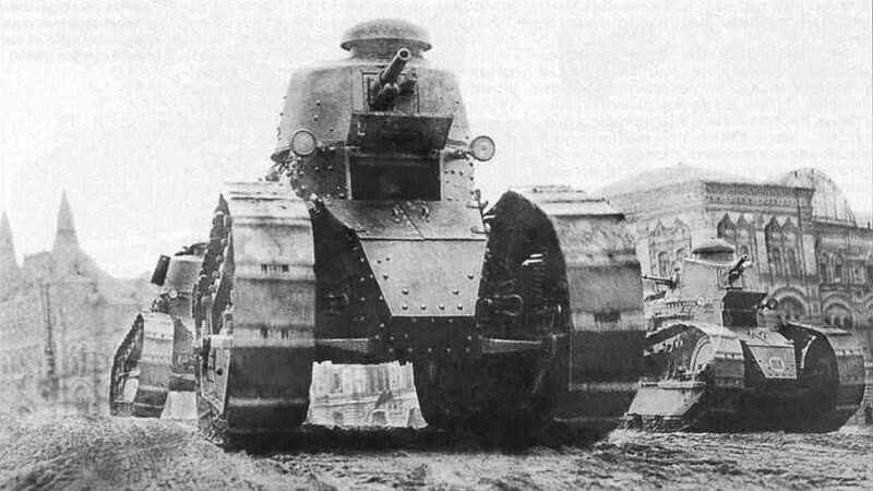 31 августа 1920 г. был выпущен первый советский танк типа М («Русский Рено»), названный «Борец за революцию товарищ Ленин».