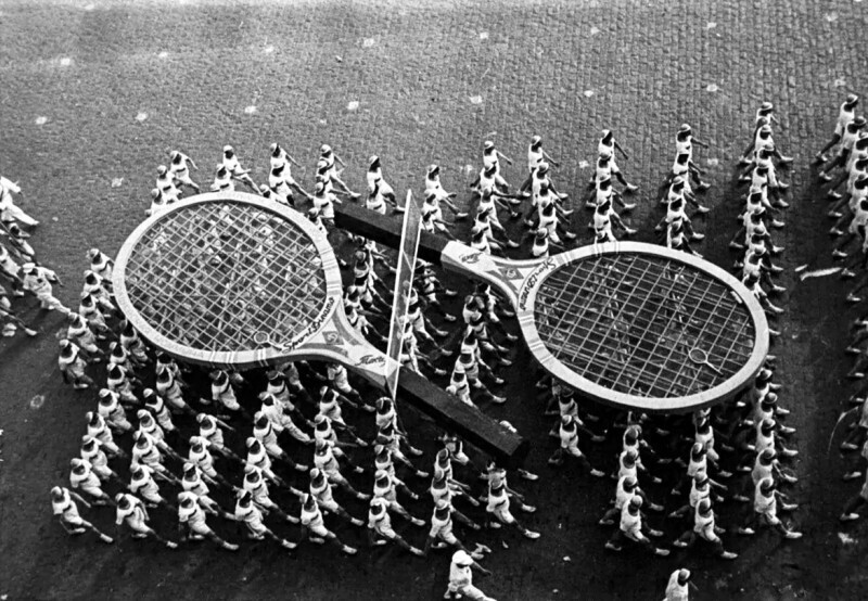 Колонна теннисистов на Красной площади. Физкультурный парад 30 июня 1935 г.