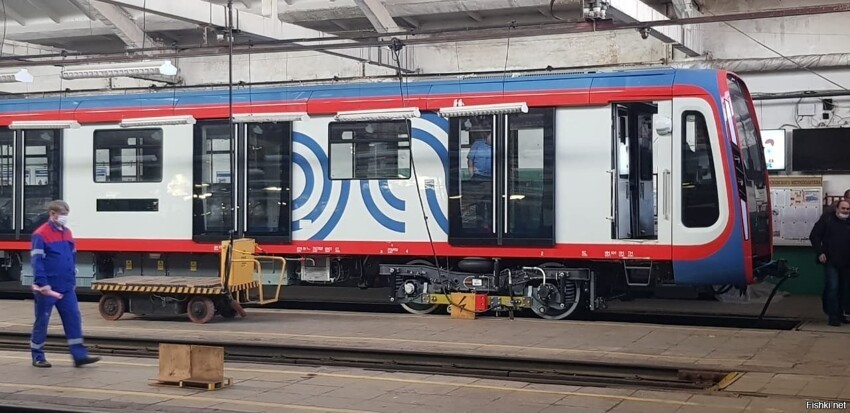 В Москве появились новые поезда метро "Москва-2020"