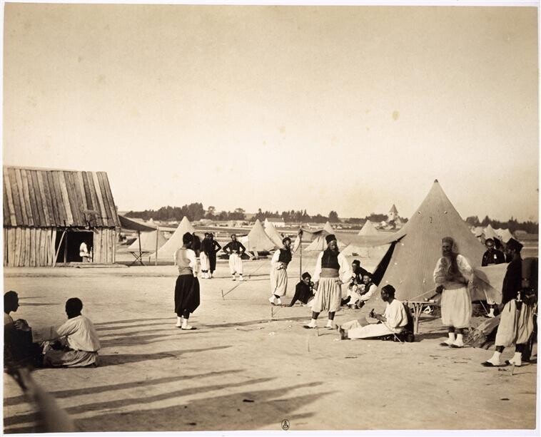 Лагерь в Шалоне: зуавы у своих палаток