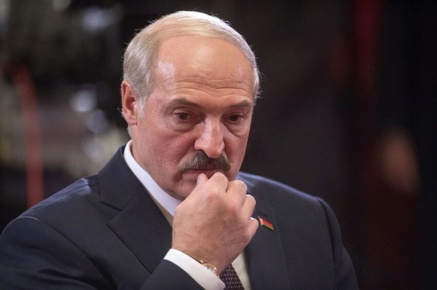 Лукашенко признался, что "немного пересидел" в президентском кресле