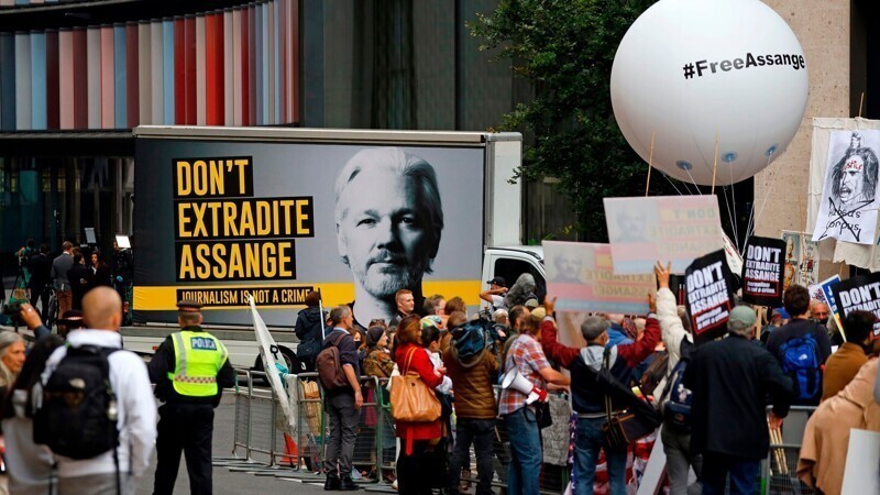 Вашингтон требует: в Лондоне возобновлено дело Ассанжа