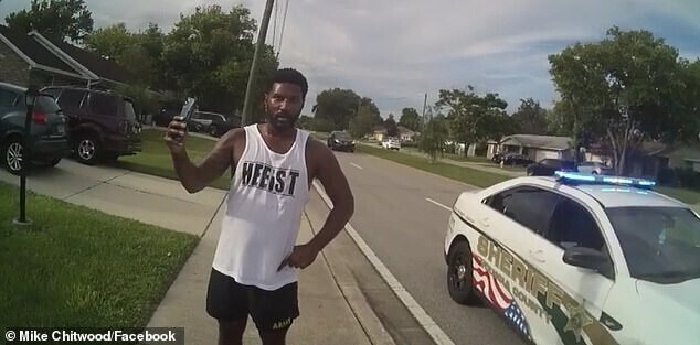 Полиция Флориды щедро извинилась перед бегуном, которого приняла за преступника