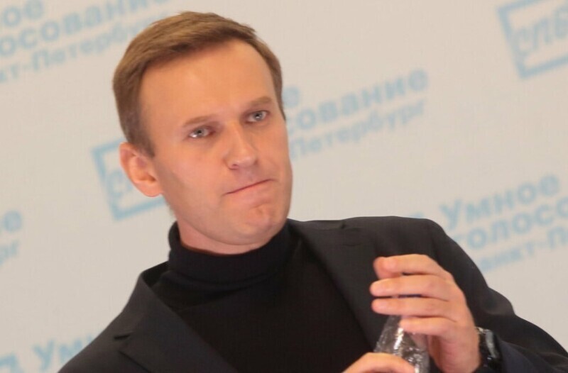 Западные структуры инициировали отравление Навального для усиления давления на Россию