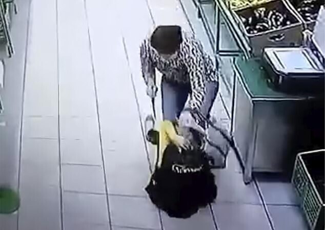 Бывшая "Мисс Ульяновск" с ножом напала на продавщицу