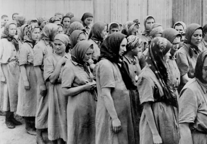 Смертельный стриптиз в Освенциме