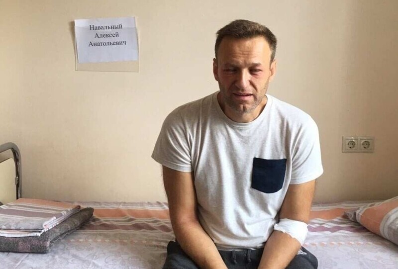 Агент рядом с Навальным: кто заказал блогера?