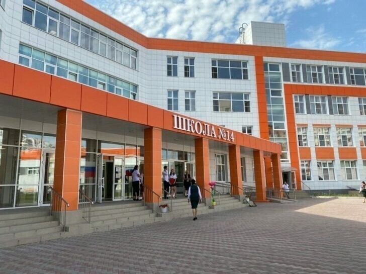 В г. Железногорск Курской области открылась школа № 14 на 1000 учеников.