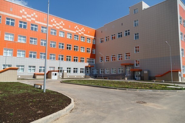 В г. Сыктывкар (р. Коми) открылась новая школа на 1200 мест.