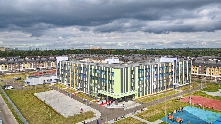 В г. Королёв (Московская обл.) 1 сентября 2020 года открылась школа на 660 мест. 