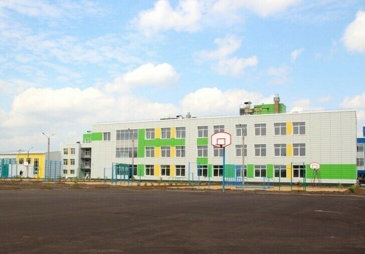В г. Ангарск (Иркутская область) открылась новая школа на 825 мест.