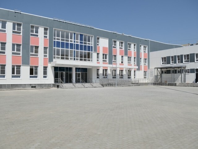В Краснодарском крае в г. Краснодар новая школа № 16 по улице Красных Партизан впервые открыла свои двери ученикам.