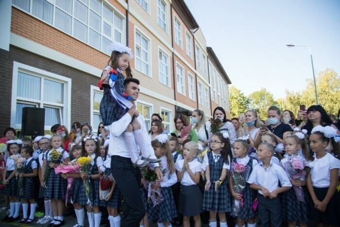 В Краснодарском крае в г. Анапа в школе № 6 открыли новый корпус для начальных классов.