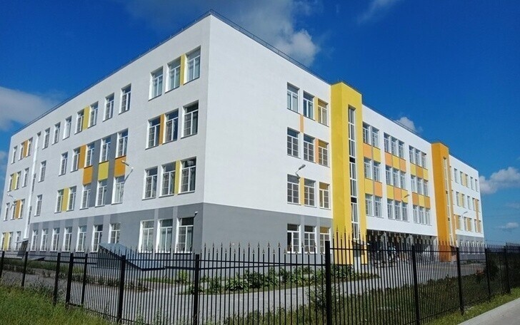 В с. Дядьково (Рязанская область) открыли новую школу на 500 человек.
