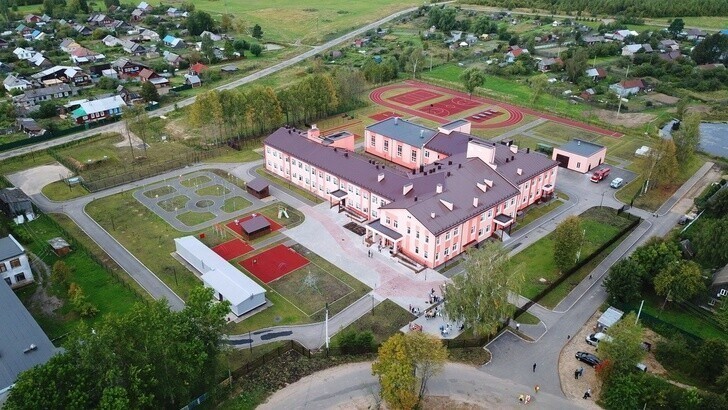 В селе Каминский (Ивановская область) открылась новая школа на 200 мест.