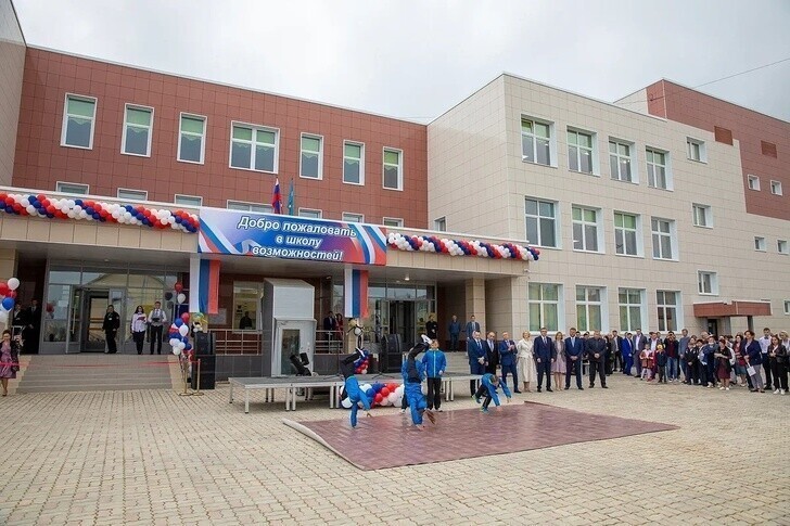 В Южно-Сахалинске в мкр. Дальний (Сахалинская область) открылась новая школа № 20 на 550 мест.