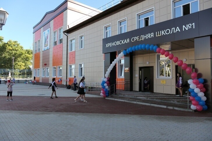 В Хреновской школе № 1 Бобровского района (Воронежская область) открылся новый корпус на 108 учеников.