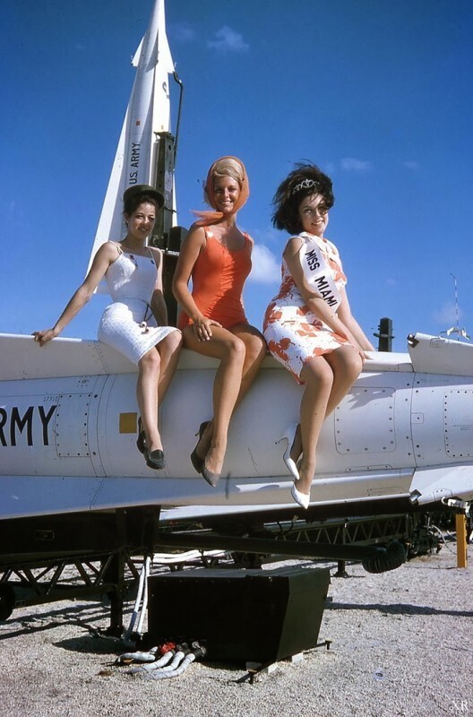 Мисс Майами 1963 на ракете MIM-14 Nike-Hercules