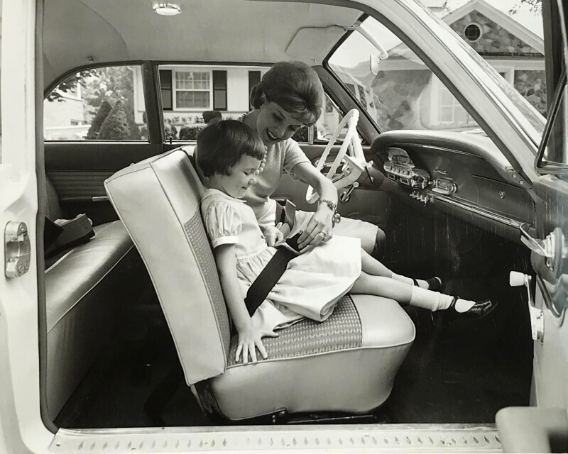 Реклама ремней безопасности от компании Форд. США, 1960-е