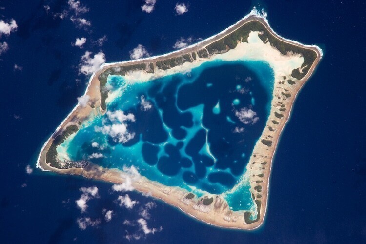 Абстрактная фотография Багамских островов выигрывает конкурс  НАСА за лучшую фотографию Земли