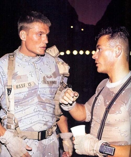 Дольф Лундгрен и Жан-Клод Ван Дамм на съемках фильма "Универсальный солдат". 1992 год.