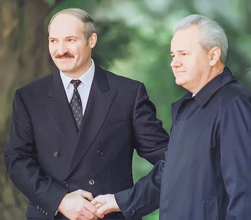 Оппозиция Белоруссии готовит для Лукашенко участь Милошевича