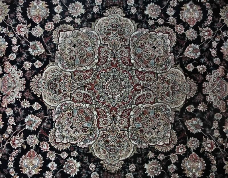 Мотив Божественного Цветка в растительной ковровой композиции