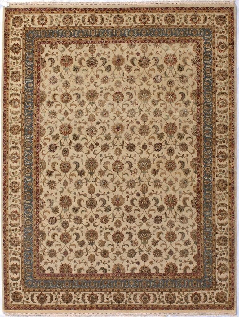Еще один тип ковра Авшан - с персидского означает “усеянный”. Представляет собой повторяющийся рисунок с элементами растительного мира на ковре без медальона.