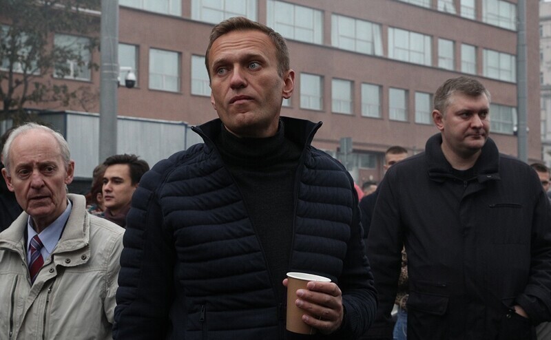 Сенатор объяснил, почему ситуация с Навальным вызвала недоумение на Западе