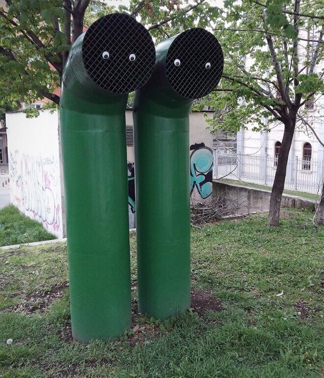 Болгарский художник оживил городские улицы смешными глазастиками