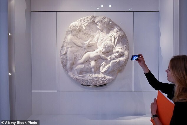 Лондонская академия художеств задумалась о продаже скульптуры Микеланджело