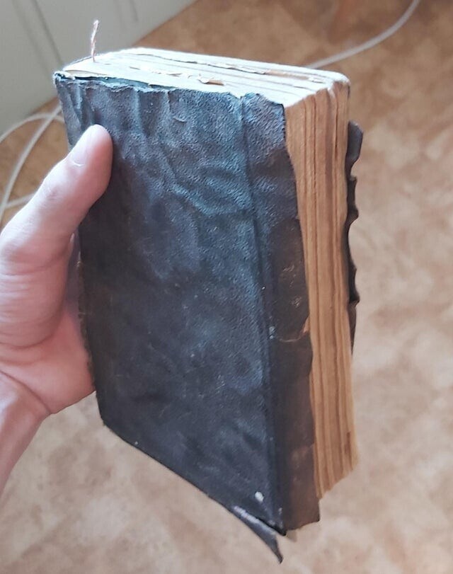 «Я нашёл книгу, которой больше 200 лет»