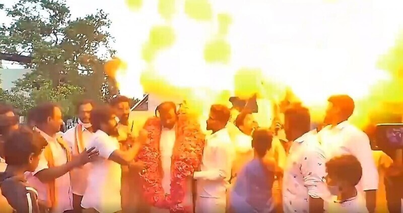Наполненные газом шары взорвались на празднике в Индии