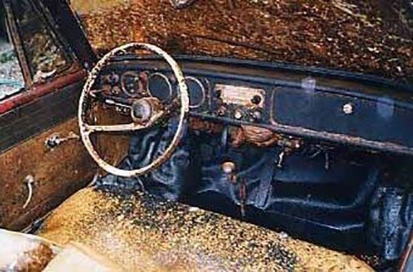 Как выглядит автомобиль, который пролежал на дне озера более 30 лет?