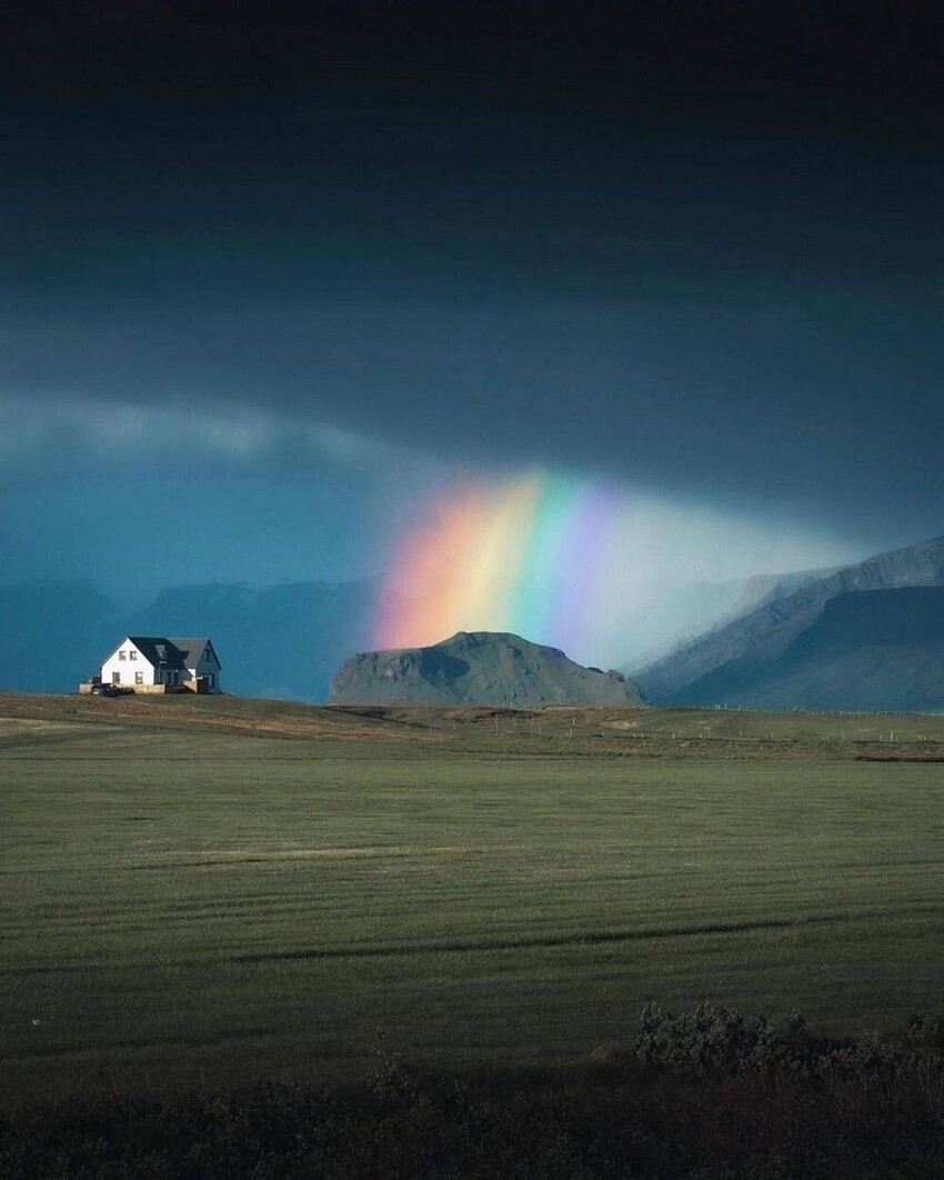 Исландское чудо, радуга невиданных размеров и яркости!