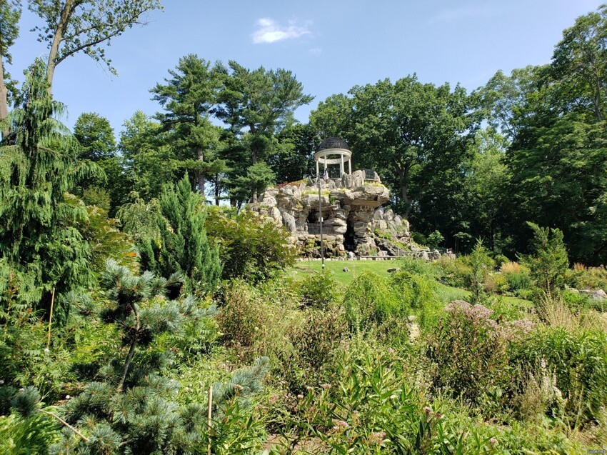 Храм Любви (The Temple of Love) в Антермайер Парк энд Гарденс (Untermyer Park...