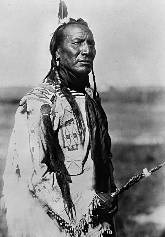 У американских индейцев женщина в критические дни считается опасной для охотников – она может отпугнуть духов-покровителей