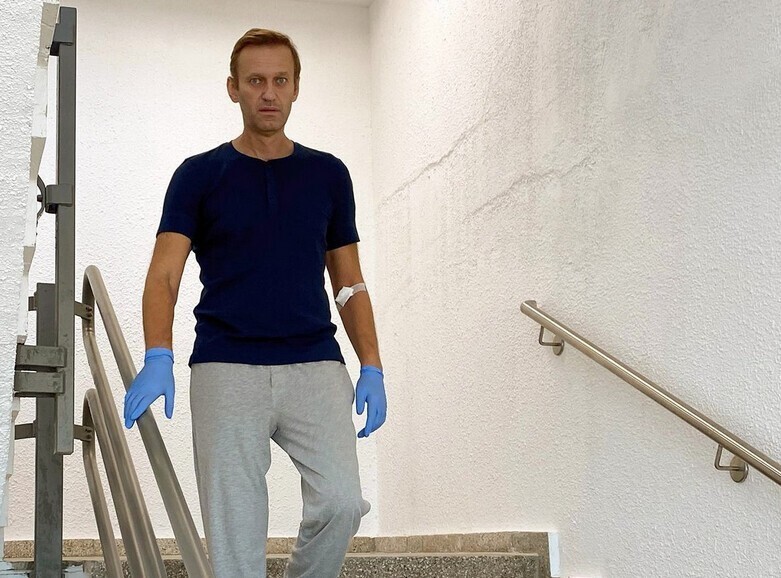 Навальный выжил и выписался из больницы – Запад обсуждает антироссийские санкции