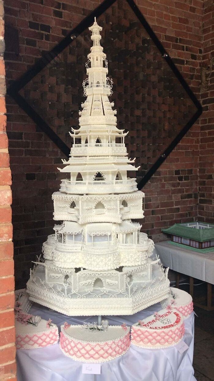 1. Этот торт спроектировал дедушка для свадьбы своей внучки