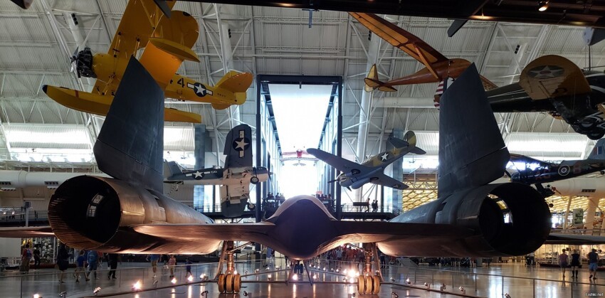 Много фото из музея авиации по ссылке