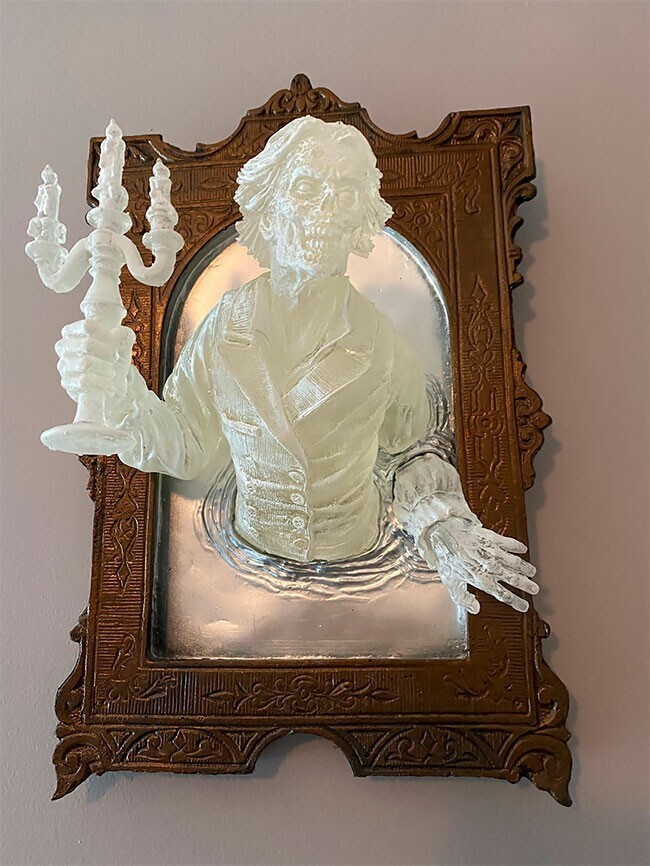Художник создает жуткие скульптуры, похожие на призраков викторианской эпохи