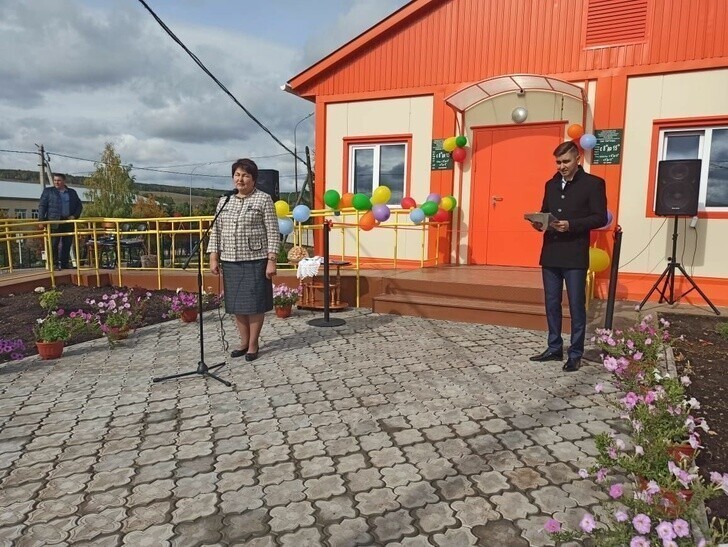 В Татарстане в селе Старое Шугурово Лениногорского района открылся новый фельдшерско-акушерский пункт, построенный по модульной технологии.