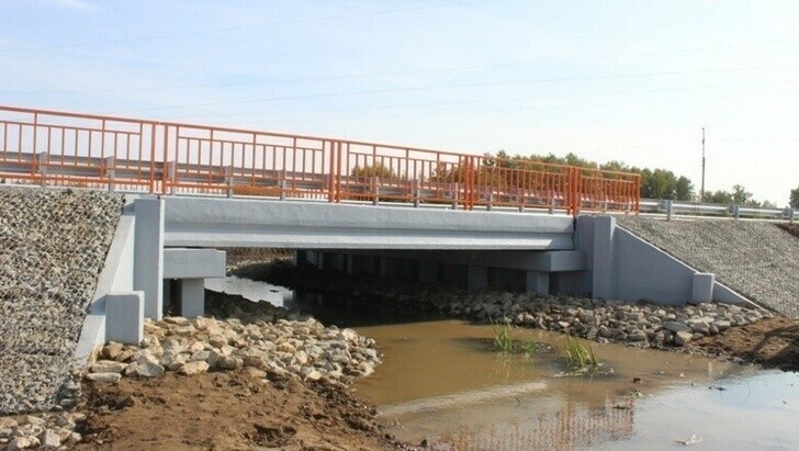 В р. Удмуртия на трассе Ижевск — Ува отремонтировали мост через реку Ягуречка.