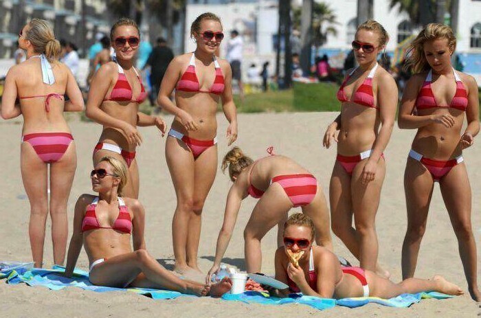 Приколы девушек на пляже