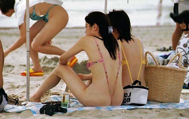 Приколы девушек на пляже